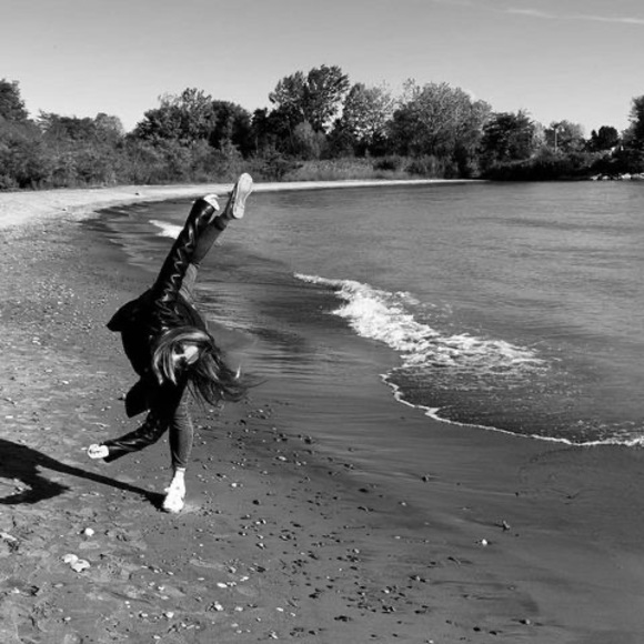 Meet your Posher, Kylie - Picture 1 of 1